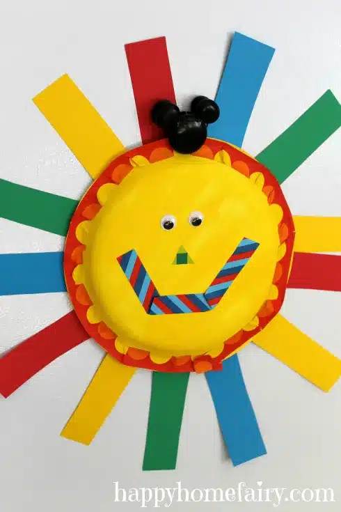 Beach Crafts for Toddlers - Summer Paper Plate Craft 