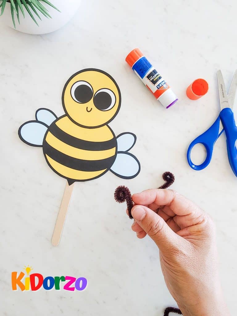 Bee Craft For Toddlers Brown Pipe Cleaners Curve