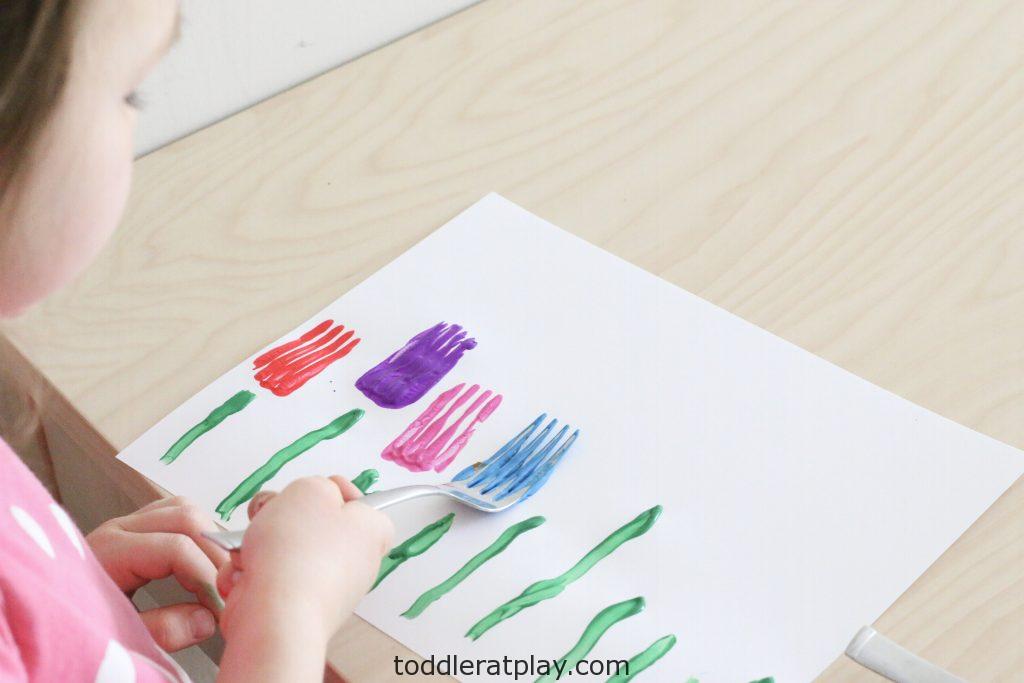 Easy Art Projects for Toddlers - Fork Stamped Tulips Craft
