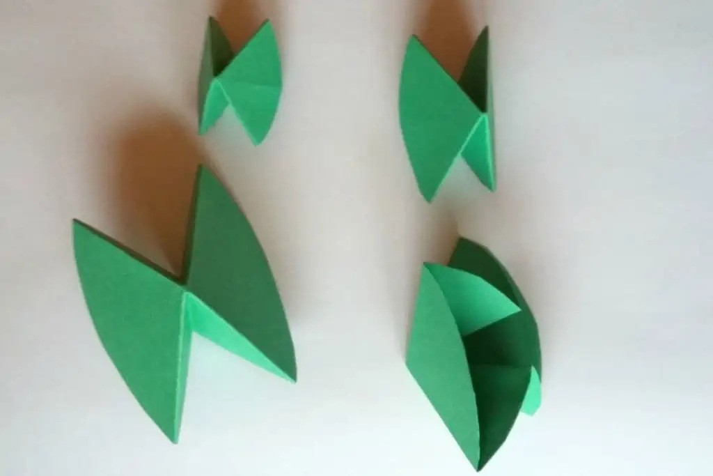 Ornaments Crafts for Toddlers - Folded Paper Tree
